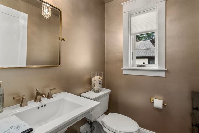 24 Claypit Hill Rd, Wayland, MA 01778