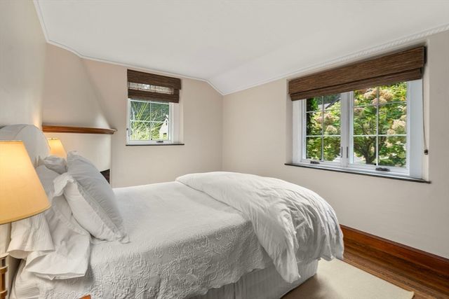 24 Claypit Hill Rd, Wayland, MA 01778