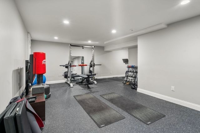 24 Claypit Hill Rd, Wayland, MA 01778