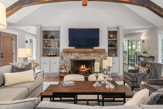 24 Claypit Hill Rd, Wayland, MA 01778