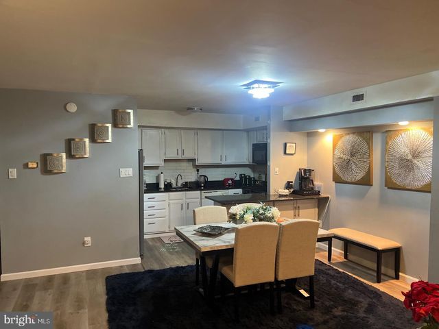16 TOWNSHIP LINE RD, Elkins Park, PA 19027