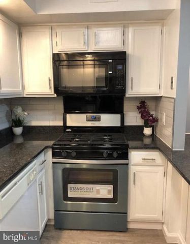 16 TOWNSHIP LINE RD, Elkins Park, PA 19027
