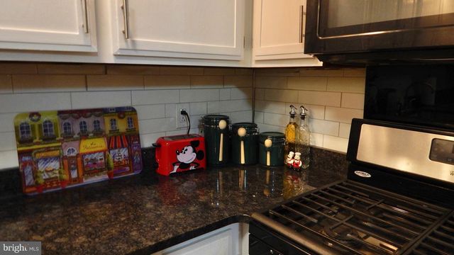 16 TOWNSHIP LINE RD, Elkins Park, PA 19027