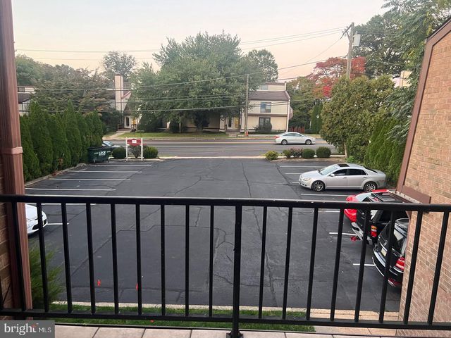 16 TOWNSHIP LINE RD, Elkins Park, PA 19027