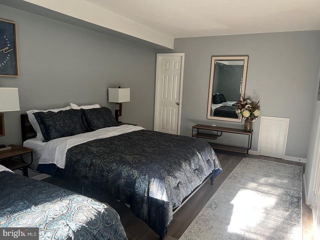 16 TOWNSHIP LINE RD, Elkins Park, PA 19027