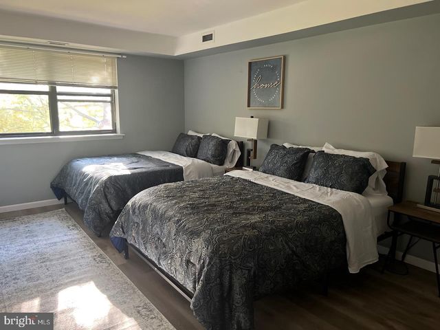 16 TOWNSHIP LINE RD, Elkins Park, PA 19027