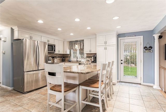 18 Elizabeth Ann Drive, Johnston, RI 02919