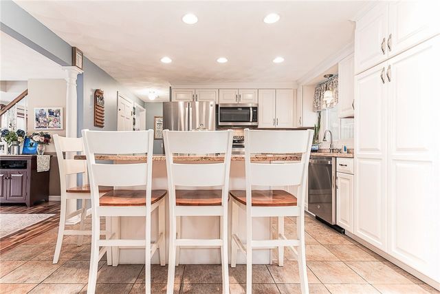 18 Elizabeth Ann Drive, Johnston, RI 02919