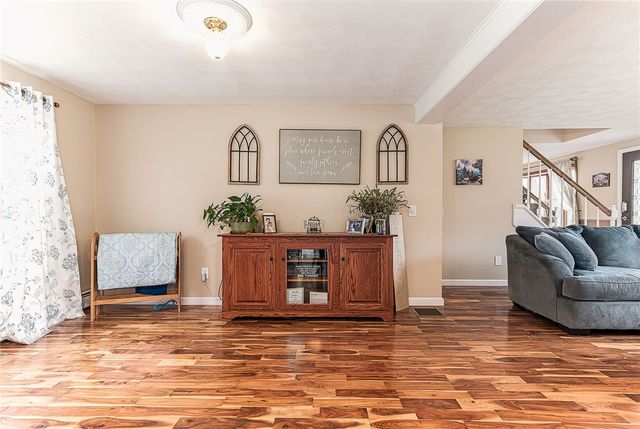 18 Elizabeth Ann Drive, Johnston, RI 02919