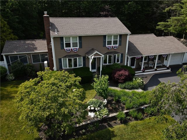 18 Elizabeth Ann Drive, Johnston, RI 02919