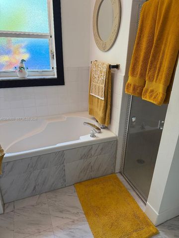 19554 NW 79th Place, Hialeah, FL 33015