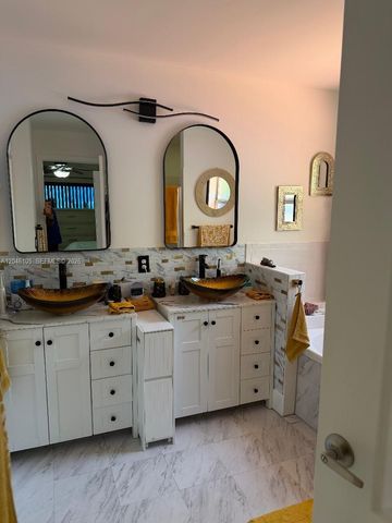 19554 NW 79th Place, Hialeah, FL 33015