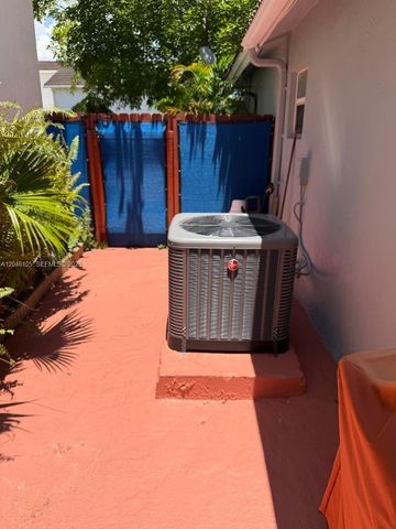 19554 NW 79th Place, Hialeah, FL 33015
