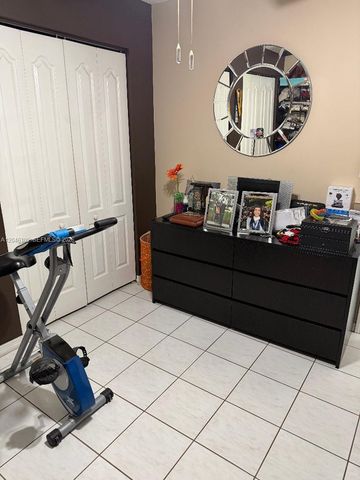 19554 NW 79th Place, Hialeah, FL 33015