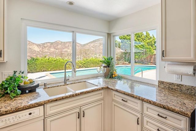 7905 Hemingway Ave, San Diego, CA 92120