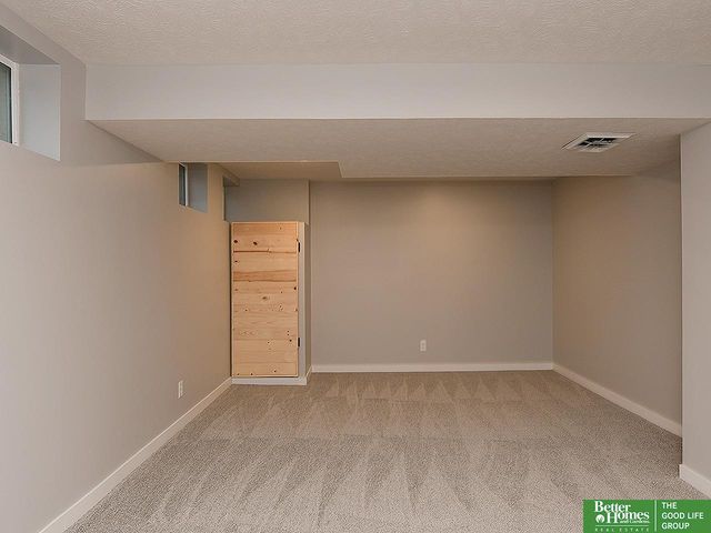3729 N 56th Street, Omaha, NE 68104