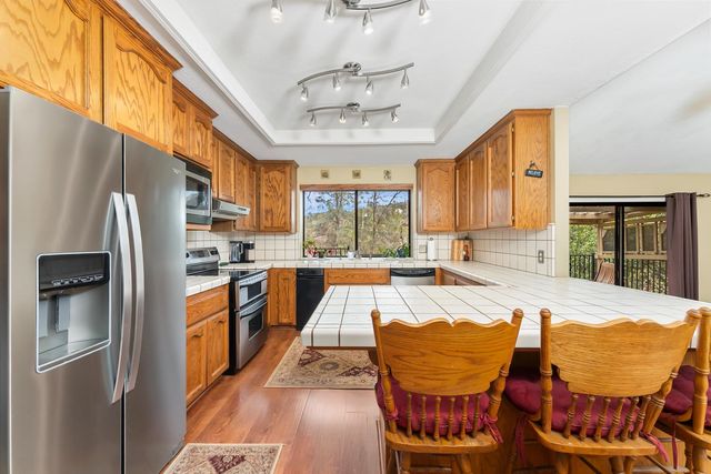 2406 Knollwood Dr, Cameron Park, CA 95682