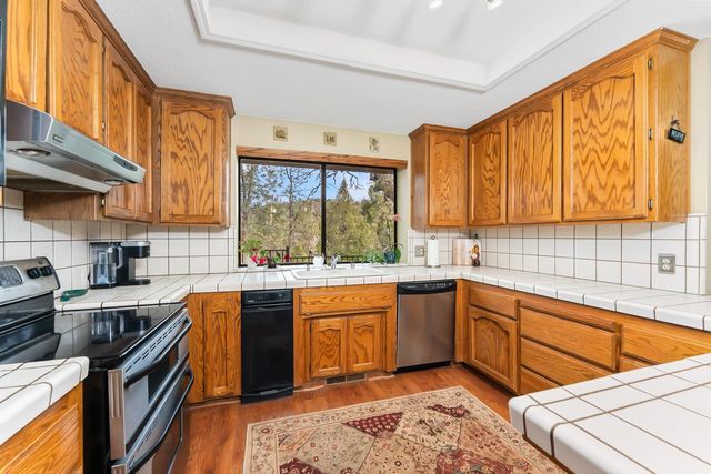 2406 Knollwood Dr, Cameron Park, CA 95682