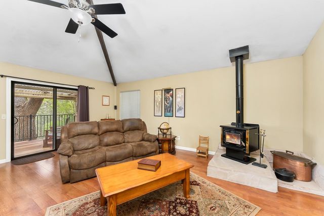 2406 Knollwood Dr, Cameron Park, CA 95682