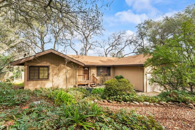 2406 Knollwood Dr, Cameron Park, CA 95682
