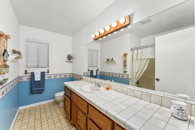 2406 Knollwood Dr, Cameron Park, CA 95682