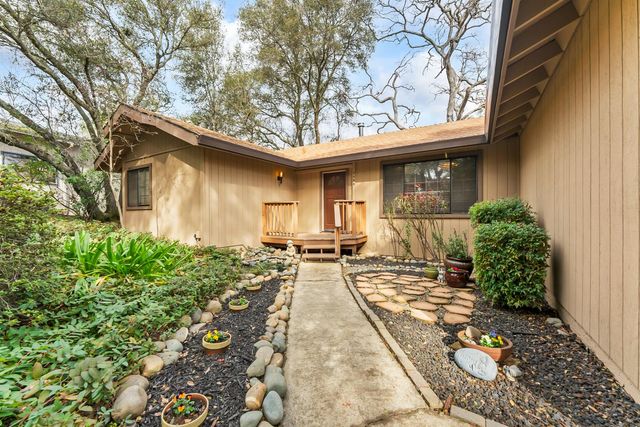 2406 Knollwood Dr, Cameron Park, CA 95682