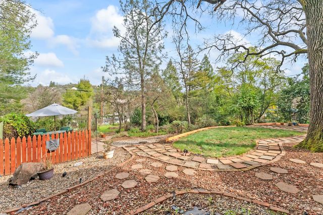 2406 Knollwood Dr, Cameron Park, CA 95682