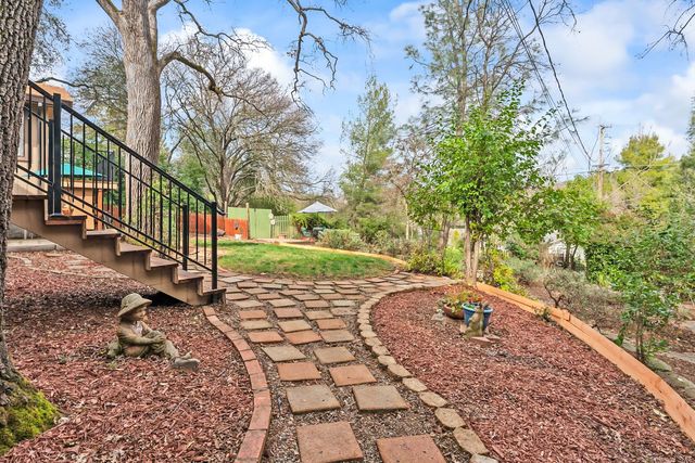 2406 Knollwood Dr, Cameron Park, CA 95682