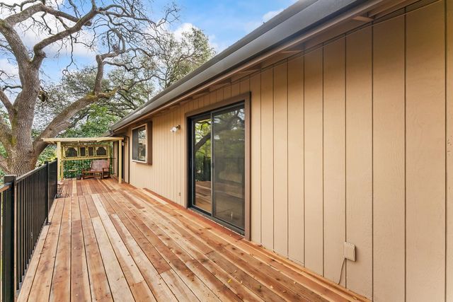 2406 Knollwood Dr, Cameron Park, CA 95682