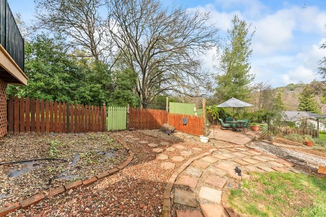 2406 Knollwood Dr, Cameron Park, CA 95682