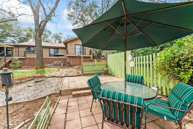 2406 Knollwood Dr, Cameron Park, CA 95682