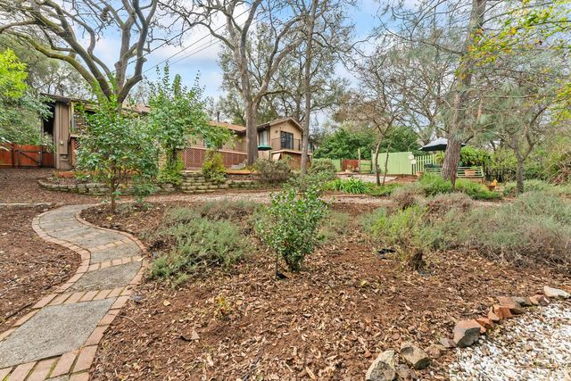 2406 Knollwood Dr, Cameron Park, CA 95682