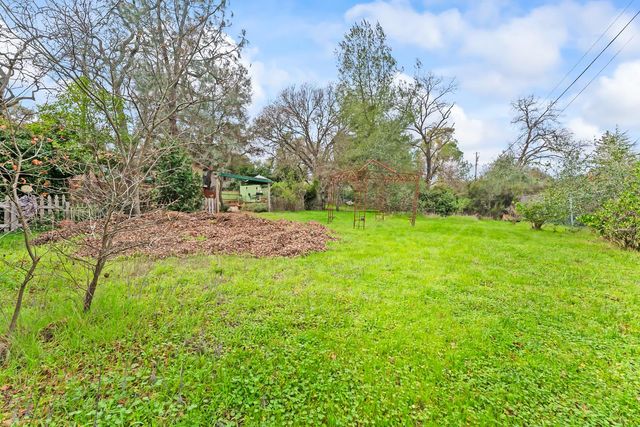 2406 Knollwood Dr, Cameron Park, CA 95682