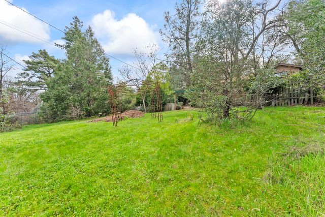 2406 Knollwood Dr, Cameron Park, CA 95682