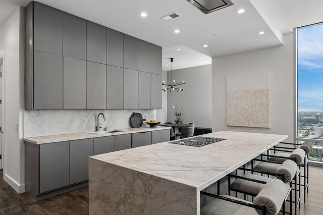 2727 Kirby Drive 27J, Houston, TX 77098