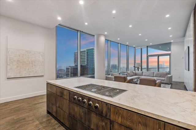 2727 Kirby Drive 27J, Houston, TX 77098