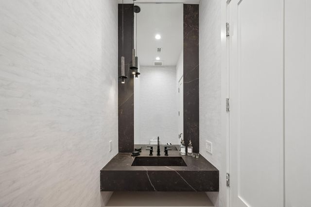 2727 Kirby Drive 27J, Houston, TX 77098
