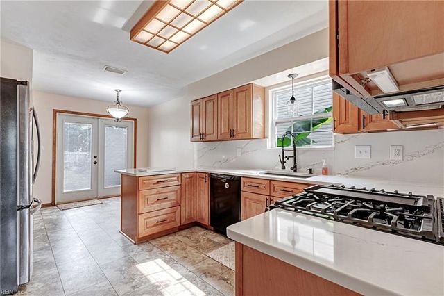 983 Willbrook RD, Newport News, VA 23602