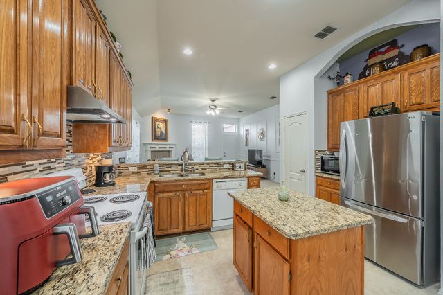 8312 Trinity Vista Trail, Hurst, TX 76053