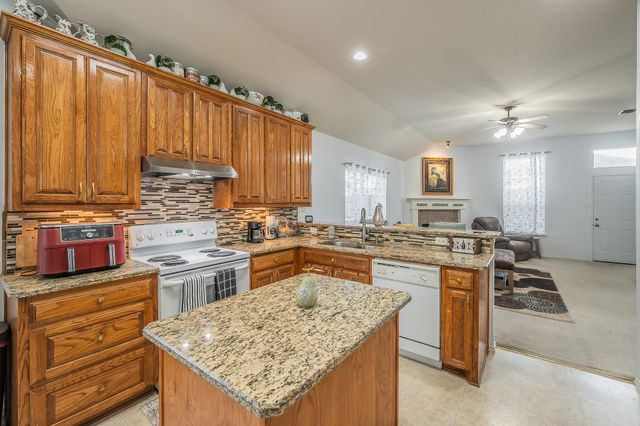 8312 Trinity Vista Trail, Hurst, TX 76053