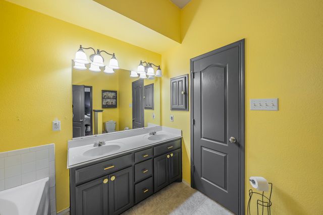 8312 Trinity Vista Trail, Hurst, TX 76053