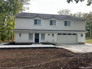 7226 Lakeshore Road, Lakeport, MI 48059