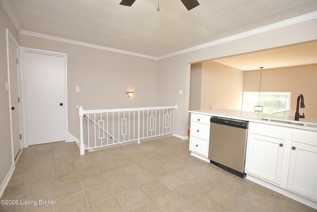 3132 Sunny Ln, Louisville, KY 40205