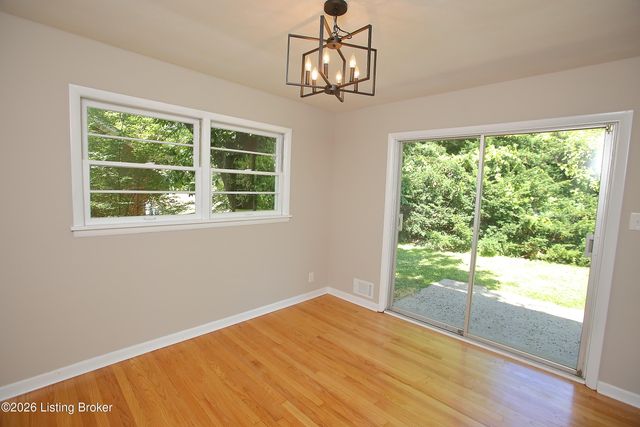3132 Sunny Ln, Louisville, KY 40205
