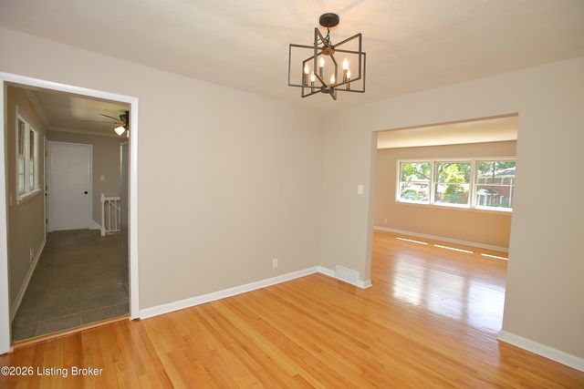 3132 Sunny Ln, Louisville, KY 40205