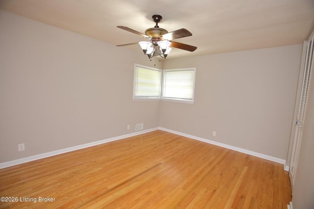 3132 Sunny Ln, Louisville, KY 40205