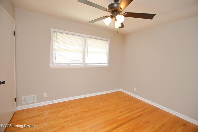 3132 Sunny Ln, Louisville, KY 40205