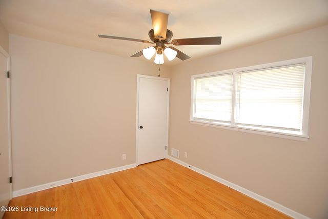 3132 Sunny Ln, Louisville, KY 40205