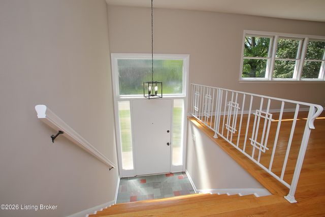 3132 Sunny Ln, Louisville, KY 40205
