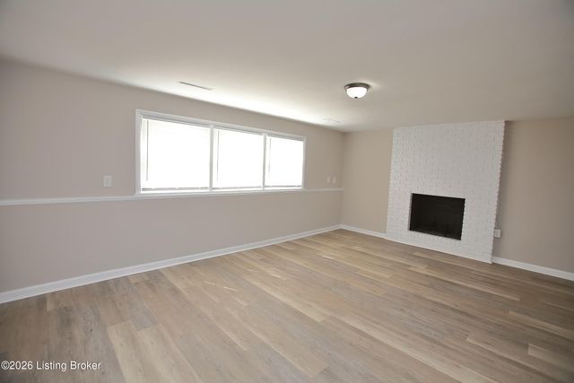 3132 Sunny Ln, Louisville, KY 40205